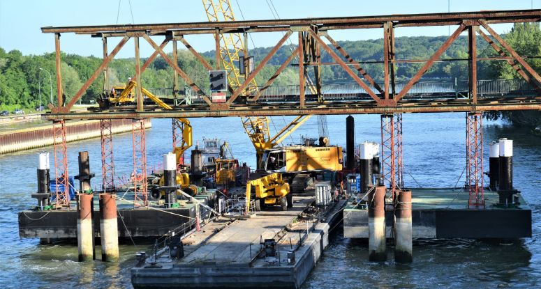 Container pontoon Seine Baars BV