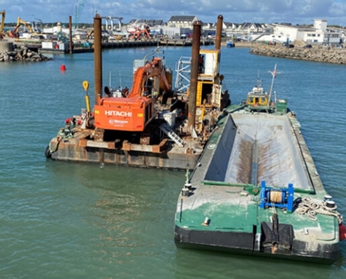 Jack-up and split hopper barges