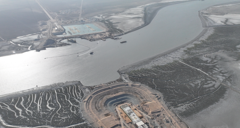 Baars supports new Silk Road with winch modular pontoons in Basra, Iraq ...