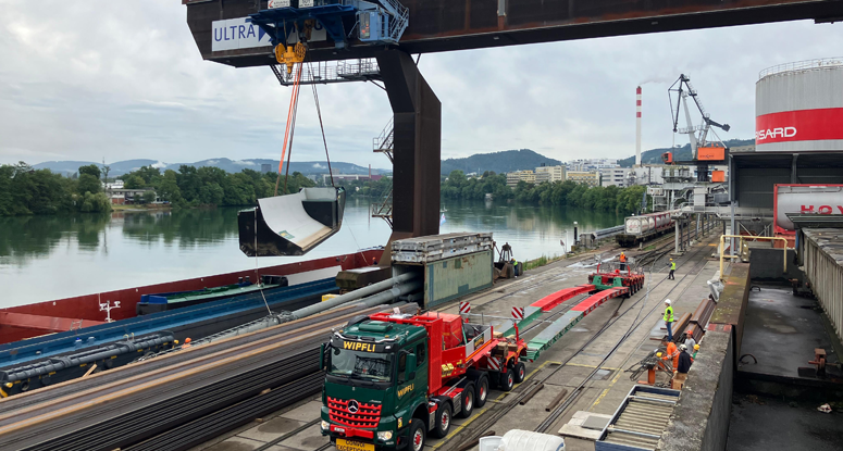 Split hopper barge dismountable Baars