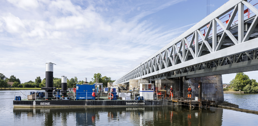 Mooring pontoon Baars