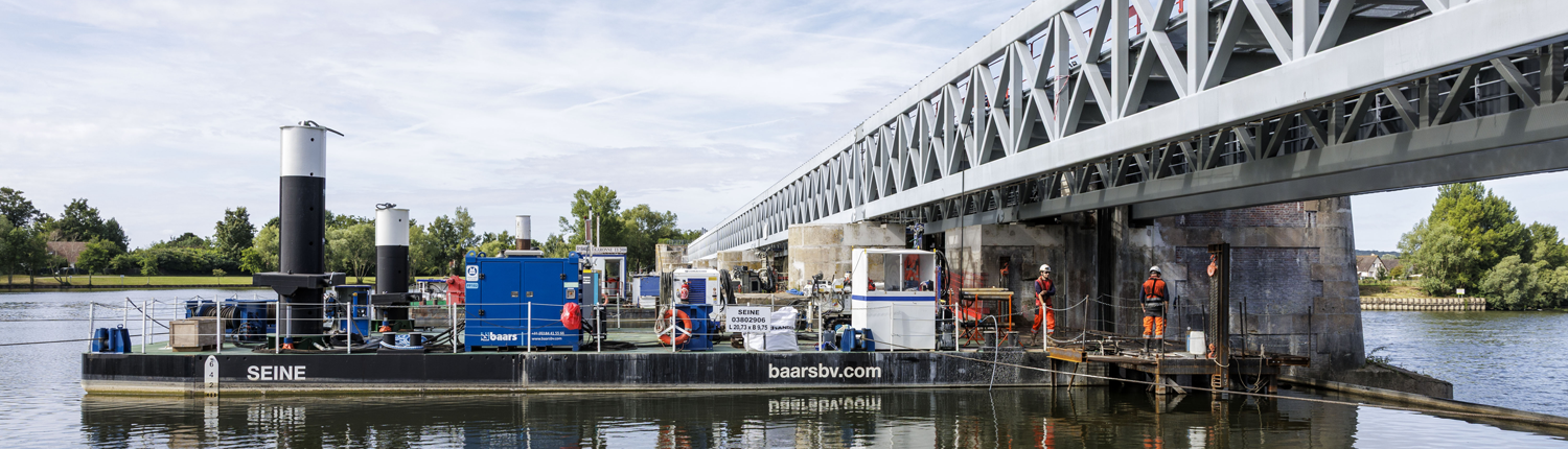Mooring pontoon Baars