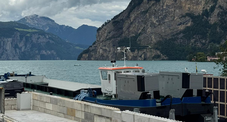 Split hopper barge dismountable Baars
