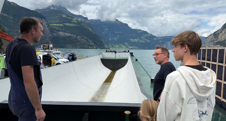 Split hopper barge visit financial director