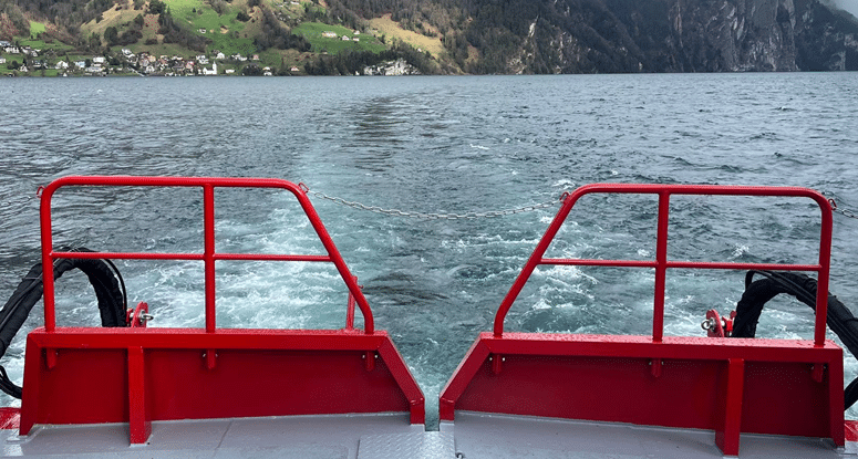 B310 self propelled working on the Uri lake 775x415 split hopper barge Baars 335 m3