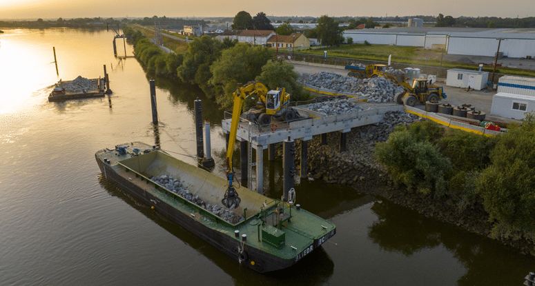 Split hopper barges Baars Duis France (3) blog split hopper barges Baars